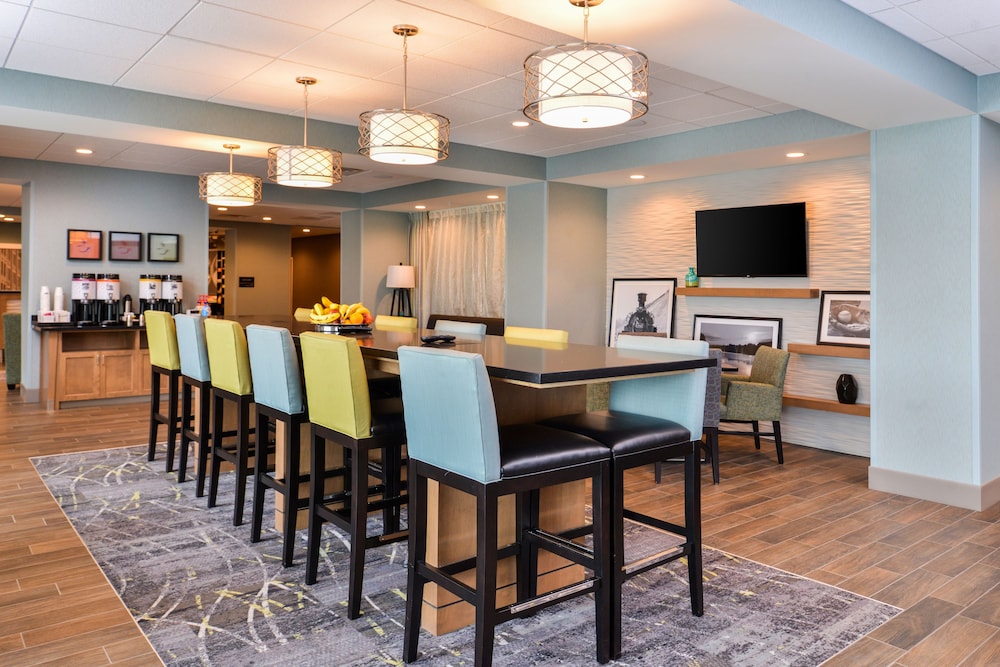 HAMPTON INN BY HILTON OMAHA AIRPORT, IA 23/27