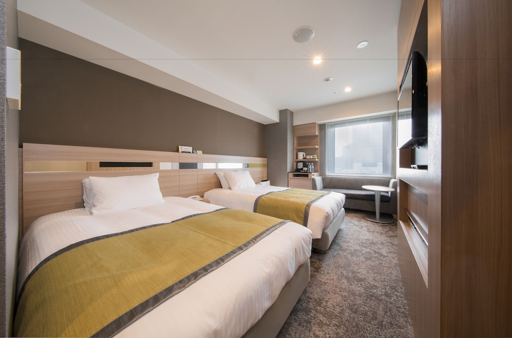 ROOM, TWIN BEDS