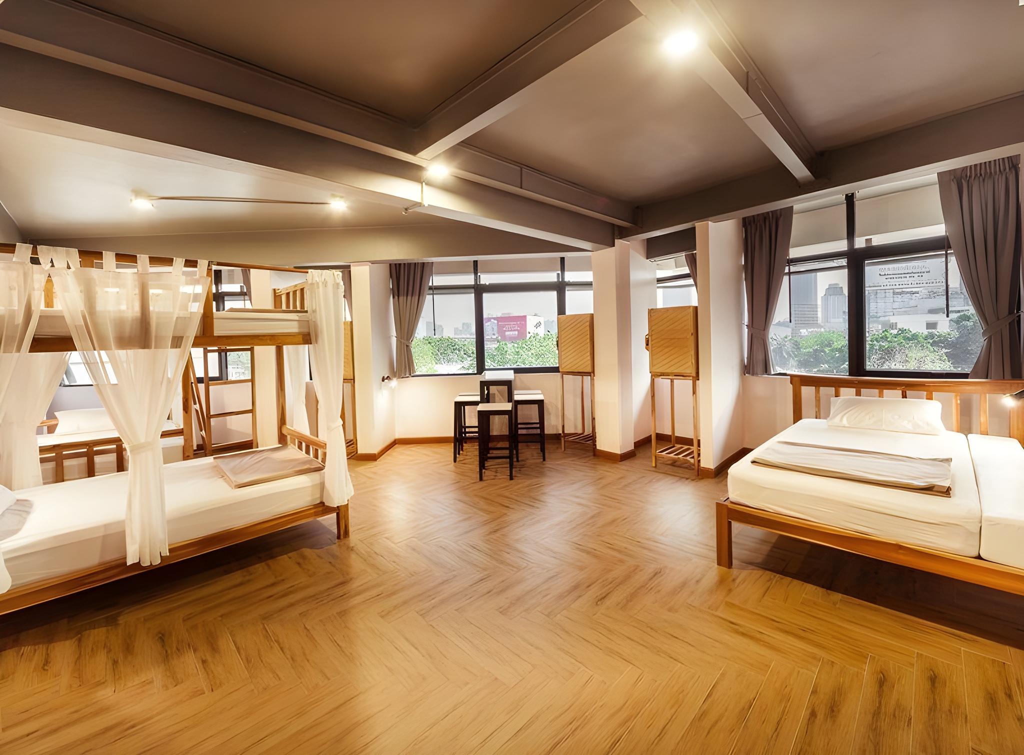 Private, 5 Beds