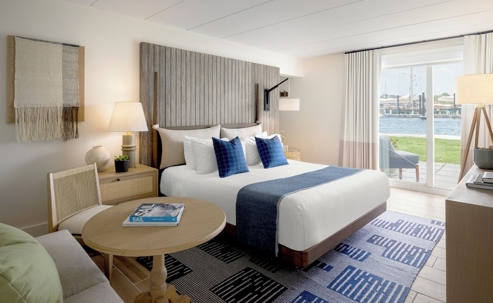 Newport Harbor Island Resort 23/66