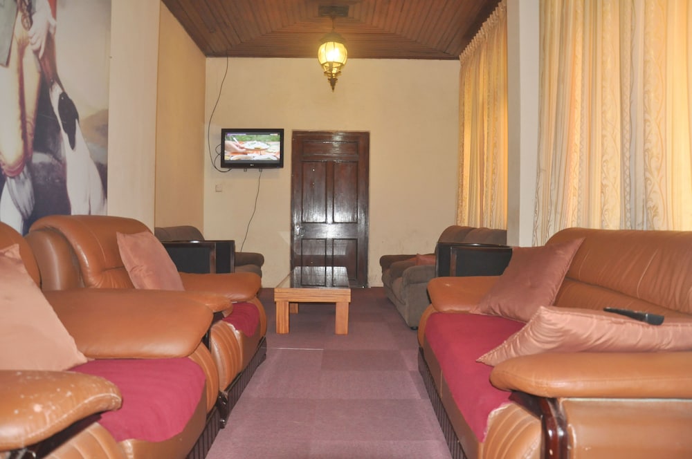 Chelthnam Bungalow 17/35