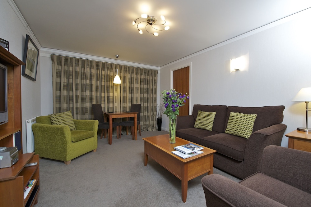 The Knight Residence by Mansley Serviced Apartments 32/46