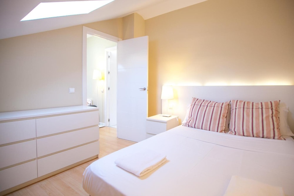 MADRID CENTRAL SUITES 12/26