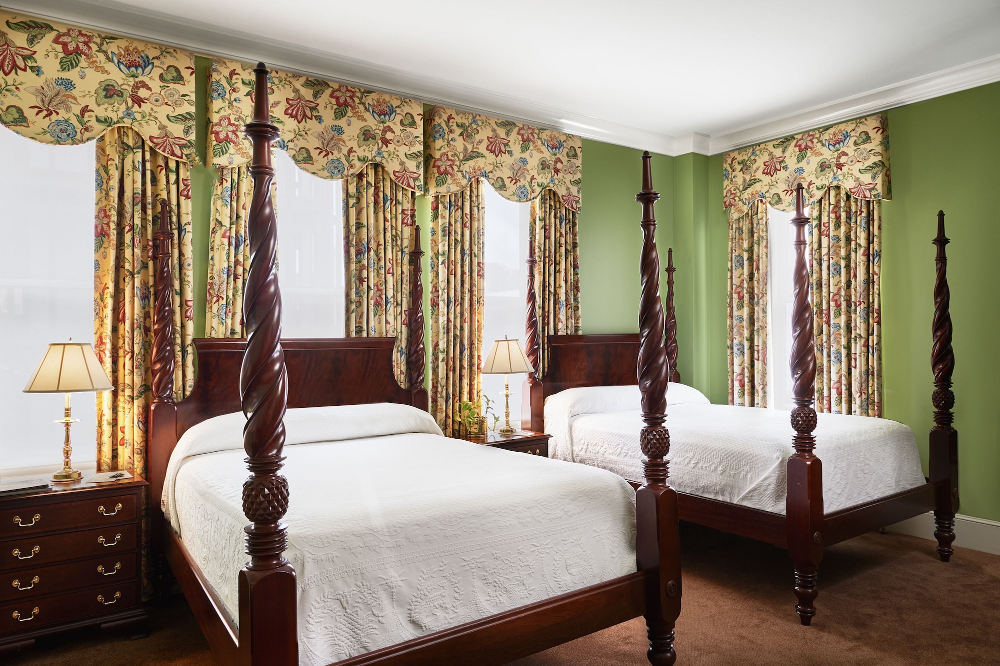TRADITIONAL, TWIN BEDS