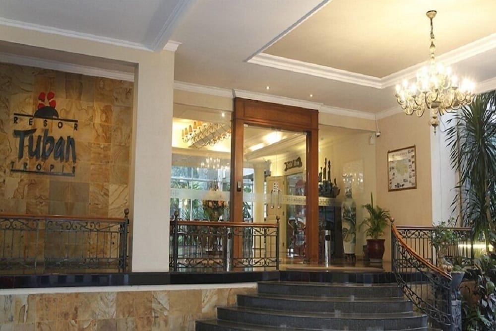 Resor Tuban Tropis 10/30