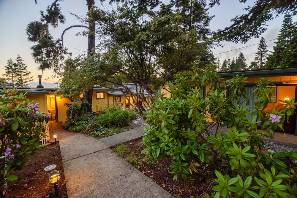 Inn at Buckhorn Cove 57/59