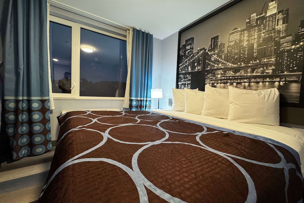 ROOM, KING BED, ACCESSIBLE