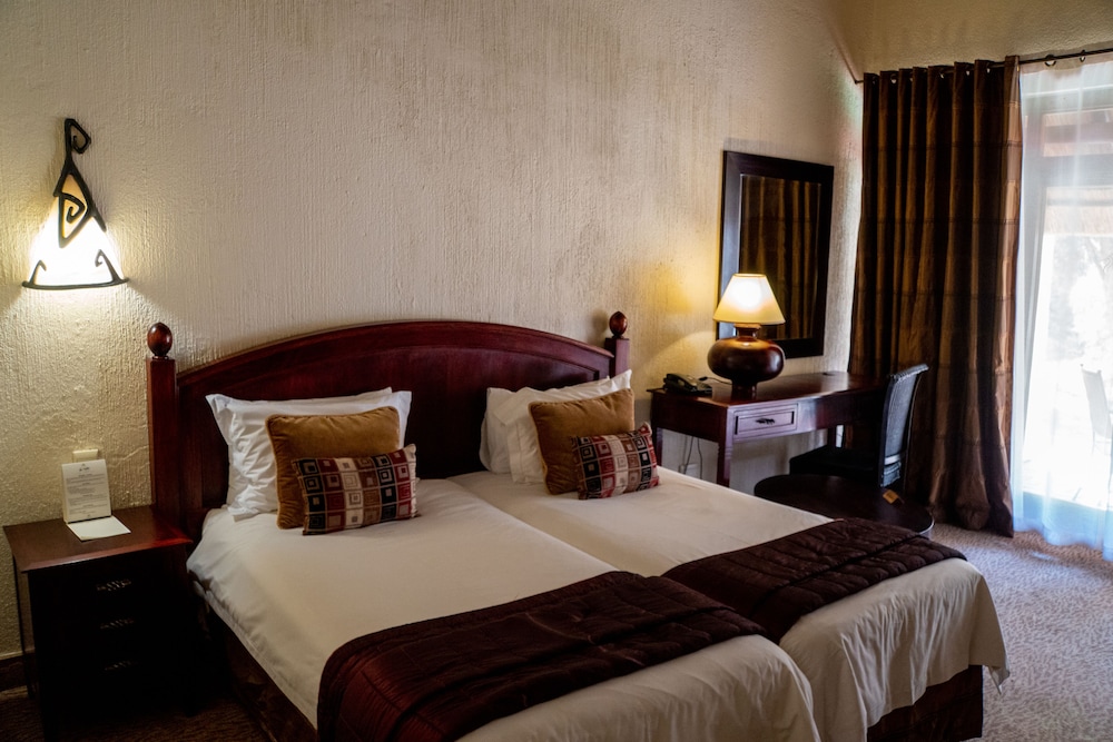 Kwa Maritane Bush Lodge 12/32