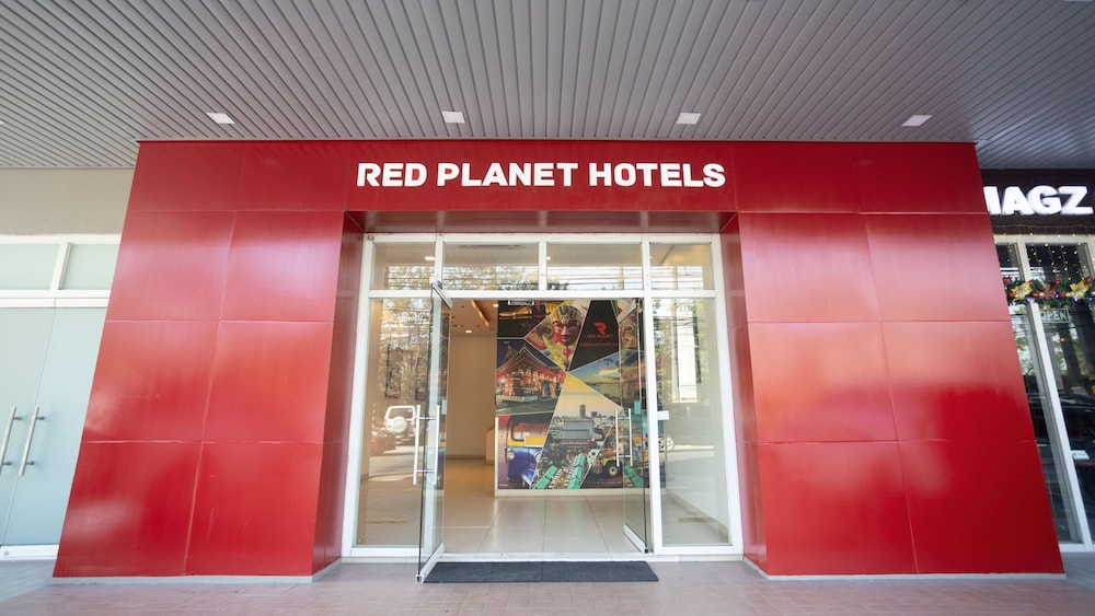 Red Planet Clark Angeles City 7/47