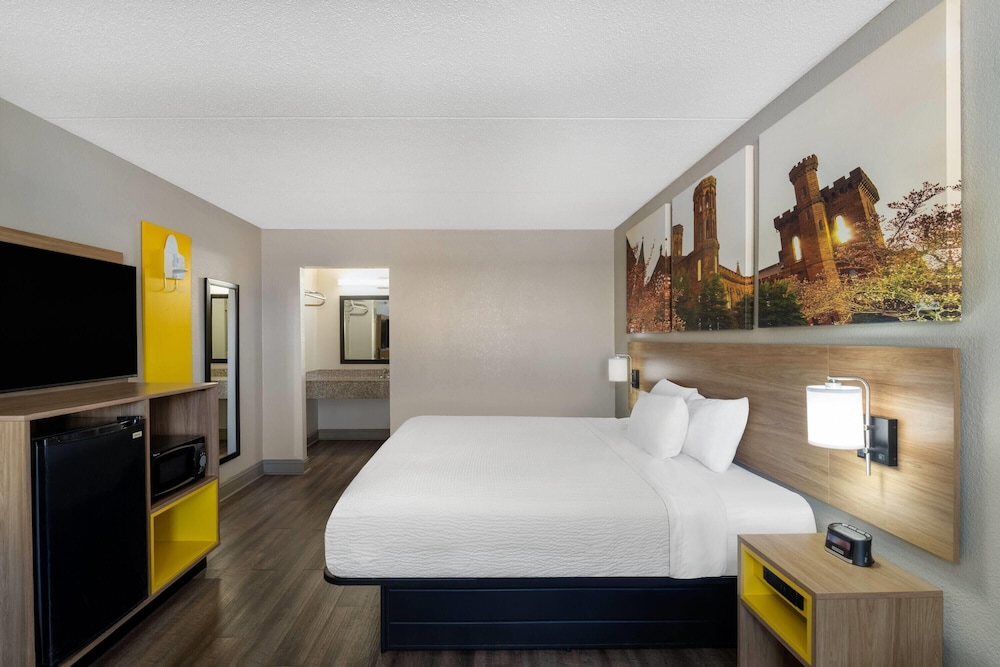 Room, King Bed