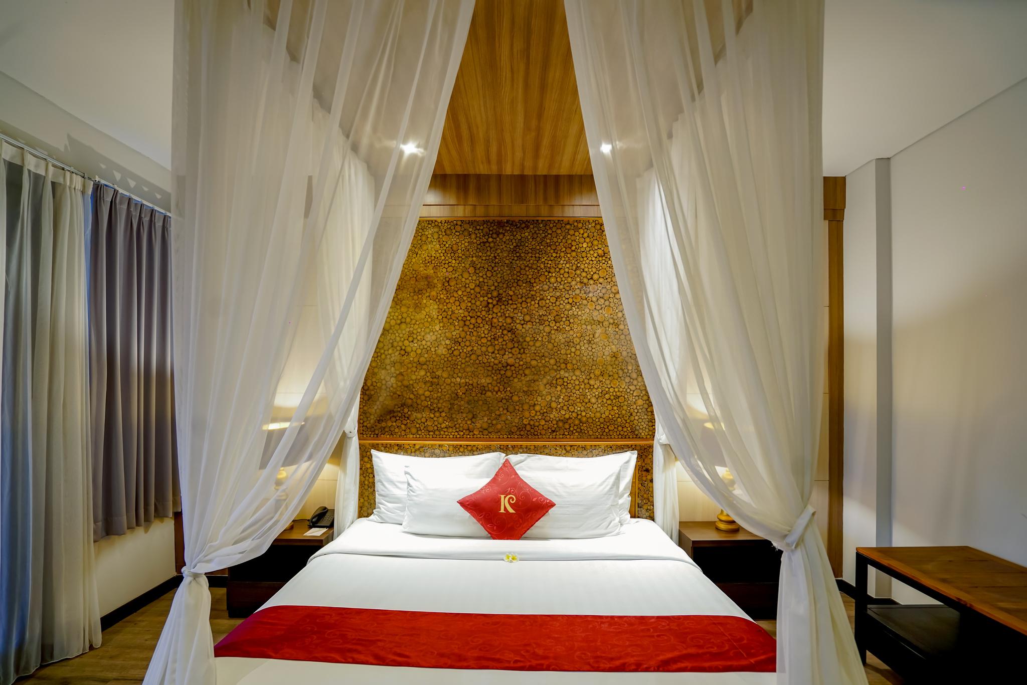 Penthouse, Queen Bed
