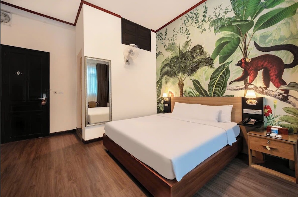 A25 Hotel 80 Mai Hac De 23/36