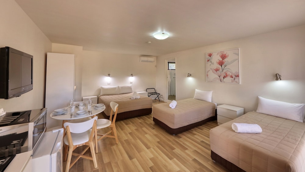 Motel Menere Apos S 15/61