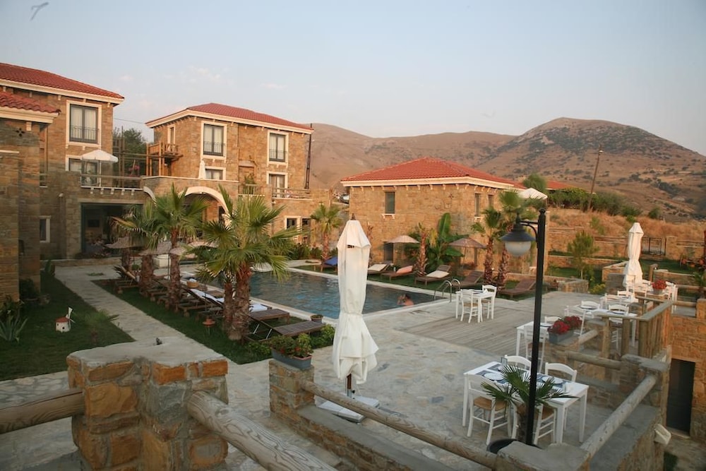 Anemos Hotel 40/46