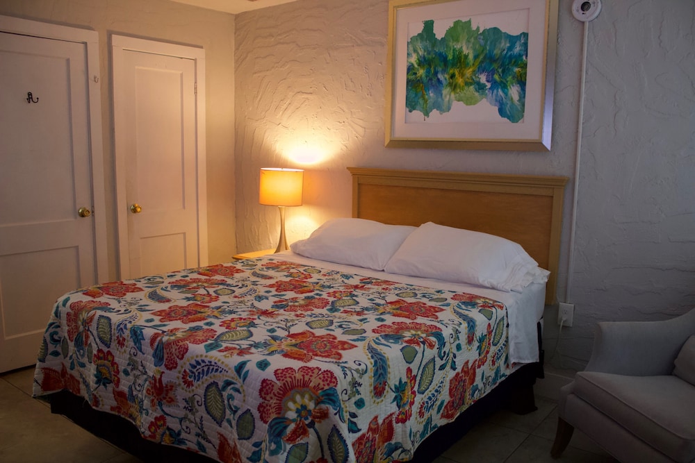 Lorelei Resort Motel 18/69