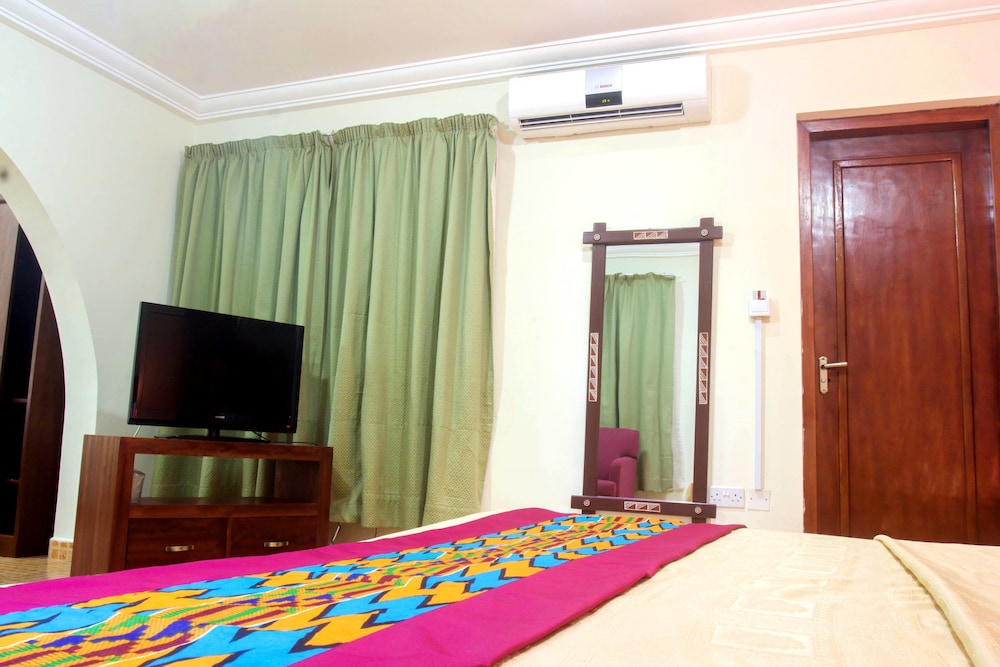 Mahogany Lodge 18/50