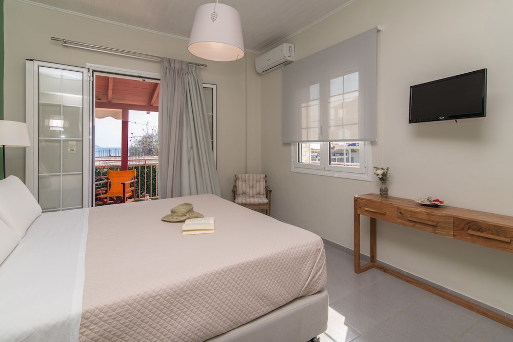 Lemonia Accommodations 12/50