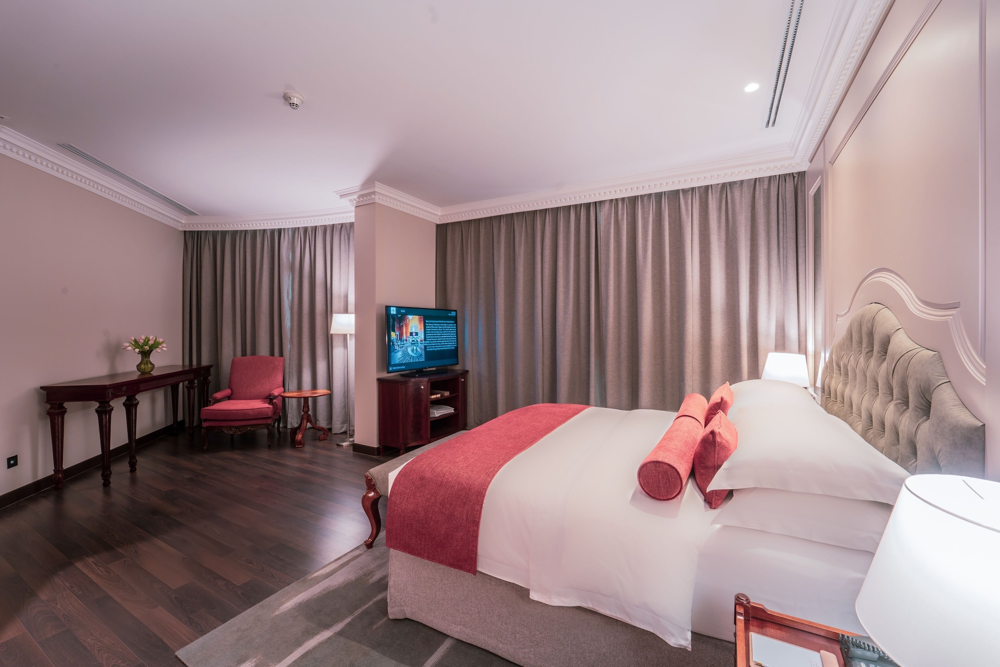 PRESIDENTIAL, STUDIO, SUITE, KING BED
