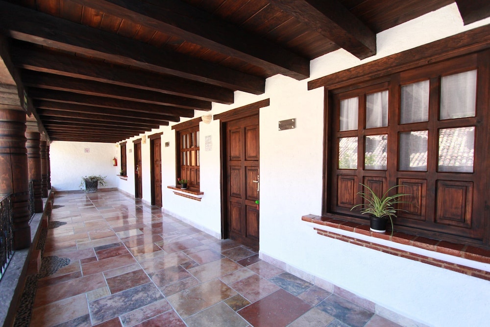 Plaza San Cristobal Inn 24/50