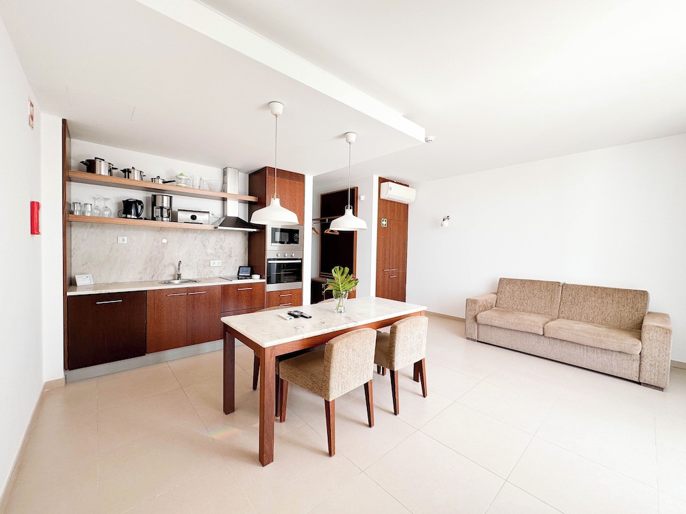 Sao Rafael Holidays 50/77