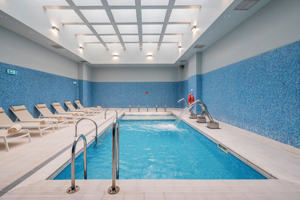 swimming pool spa