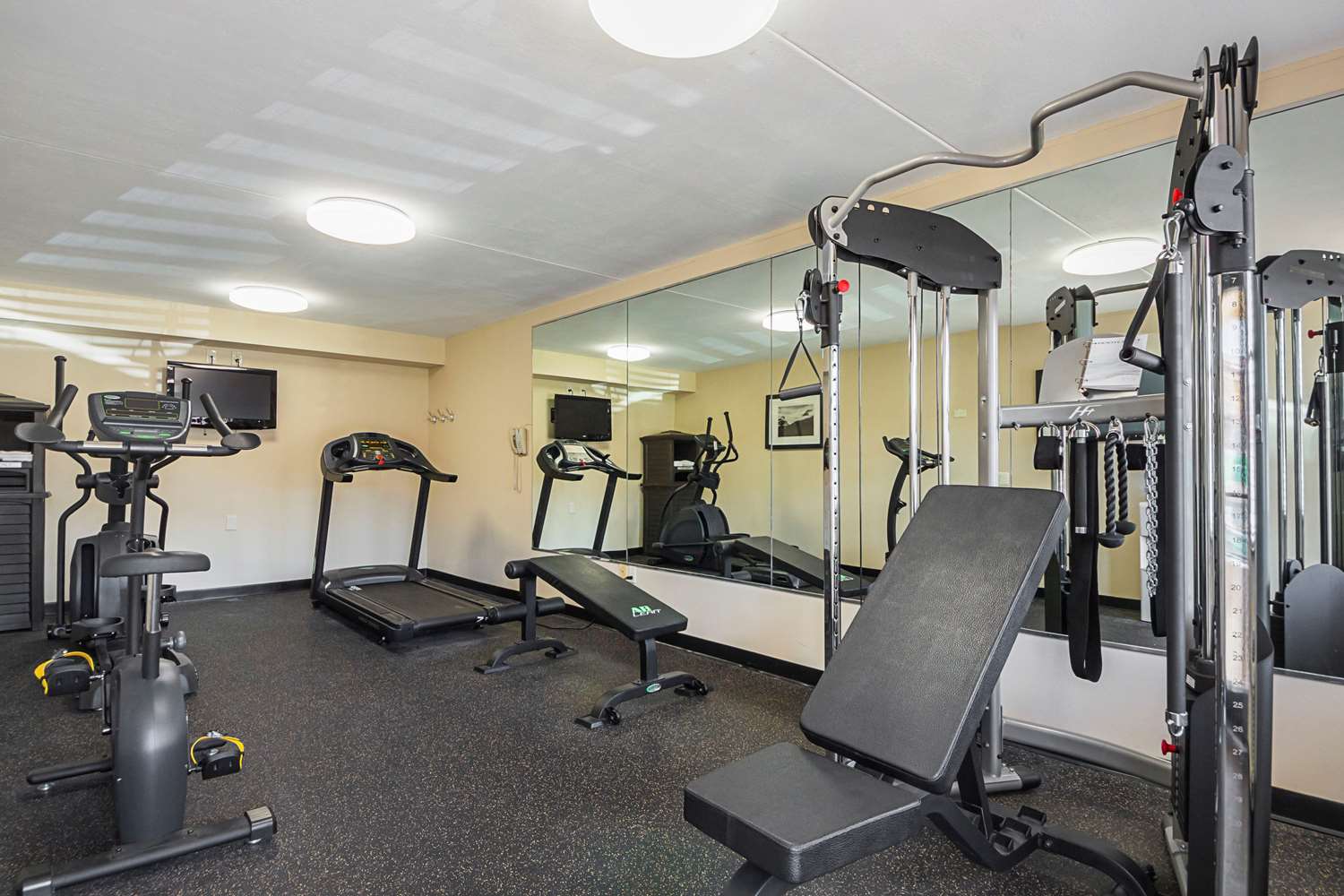 Studio6 Suites North Richland Hills, TX 16/24