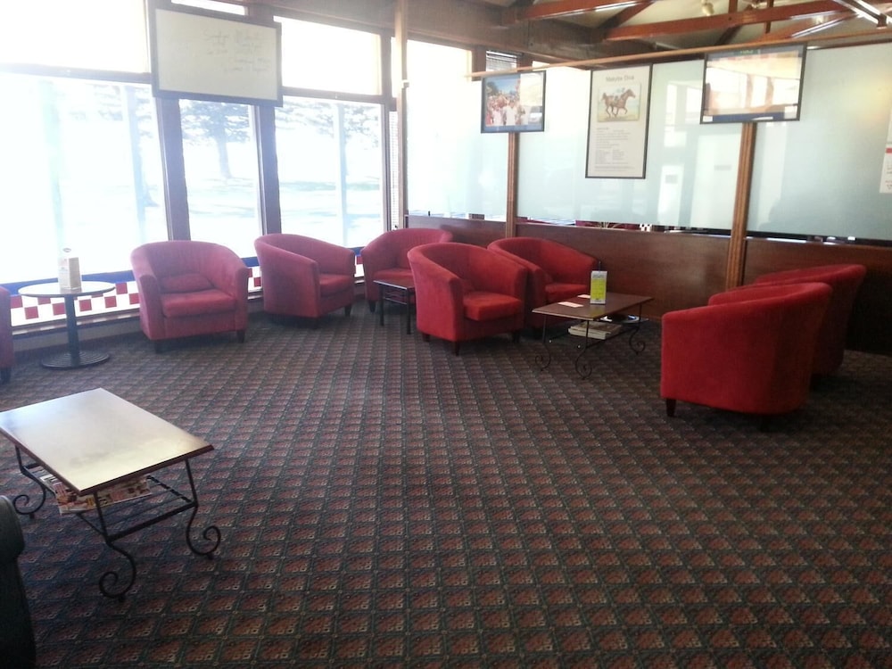 Grand Tasman Hotel 34/65