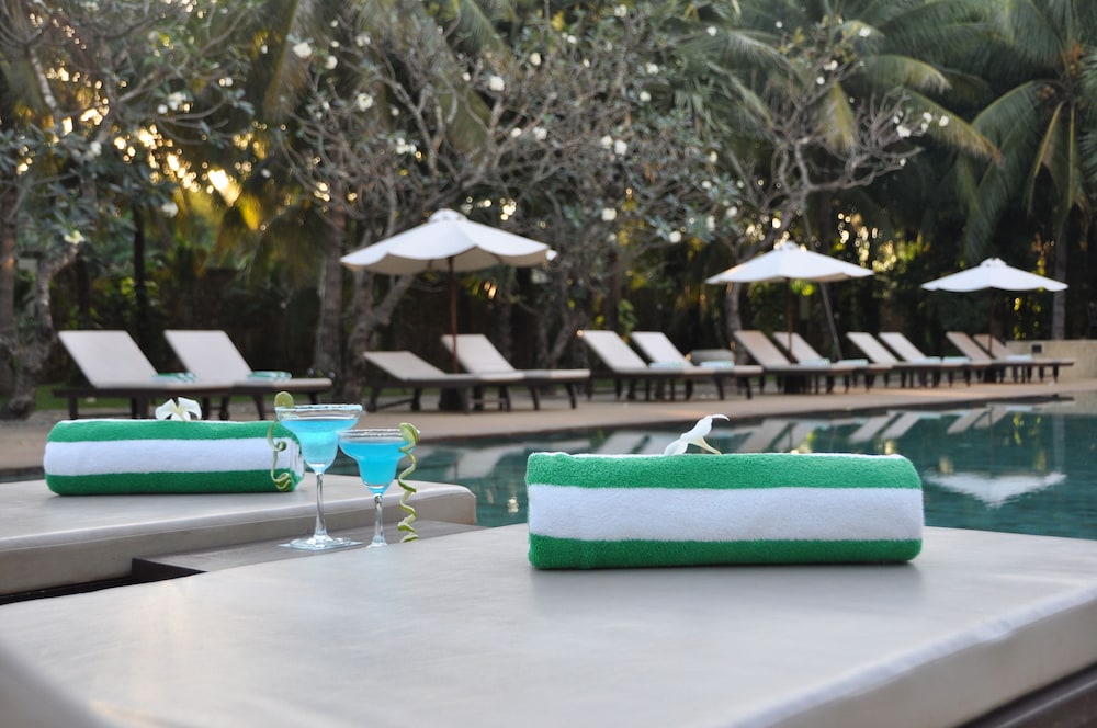 Lotus Blanc Resort 40/70