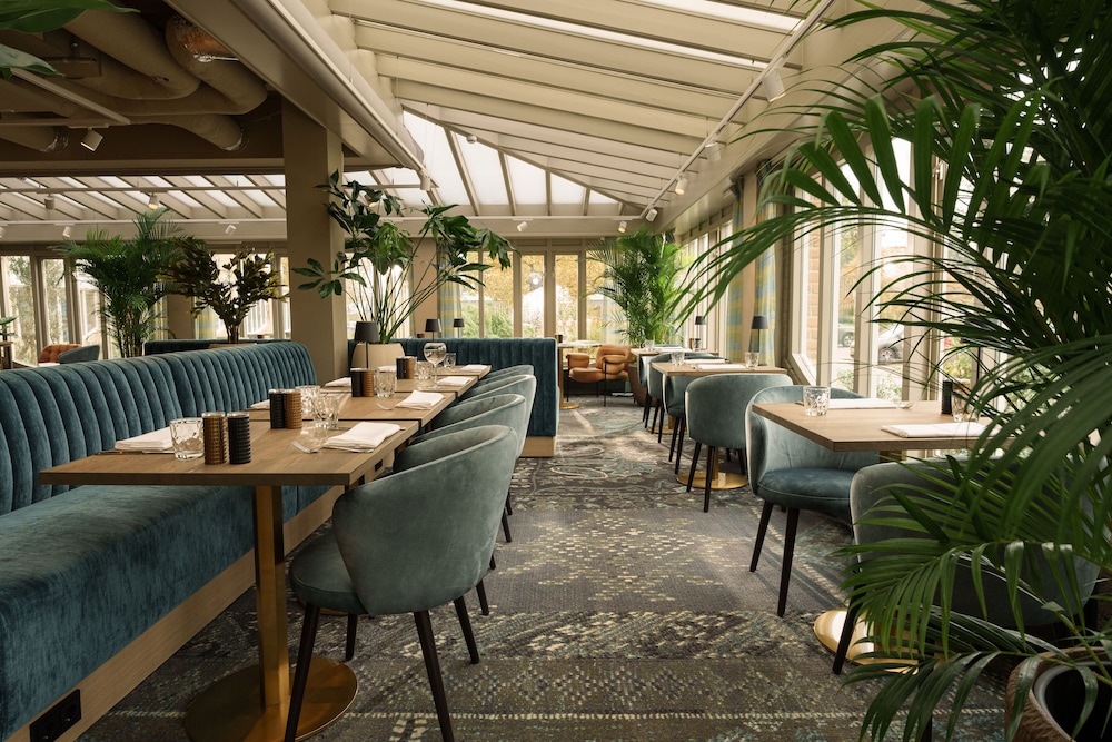 Carlton Oasis Hotel 57/69