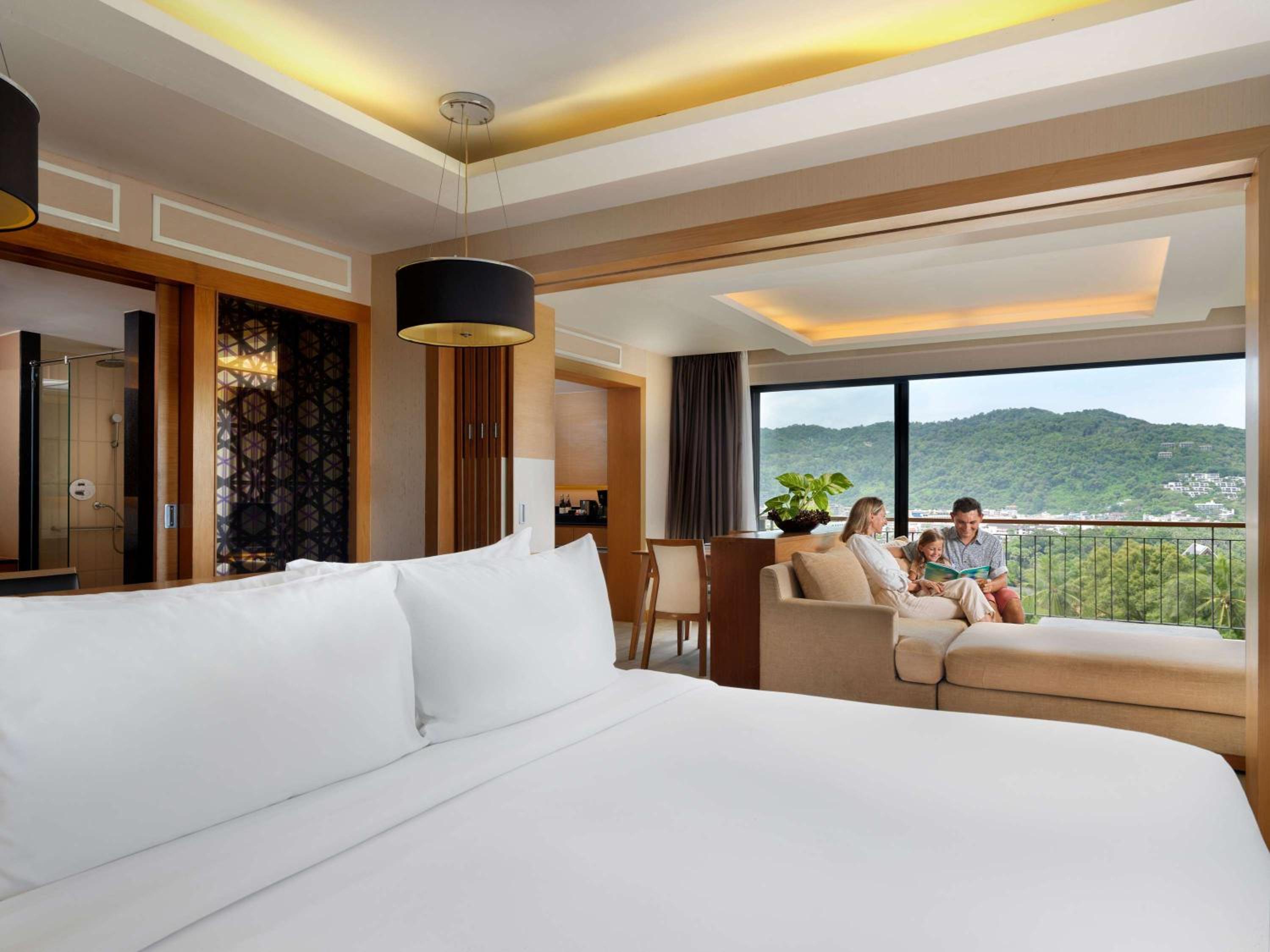 Family, Suite, King Bed, Sea View, Balcony