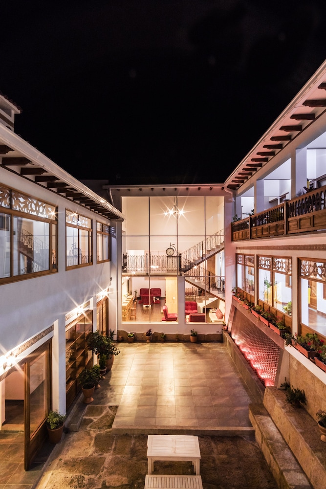 Hotel El Giro 4/50