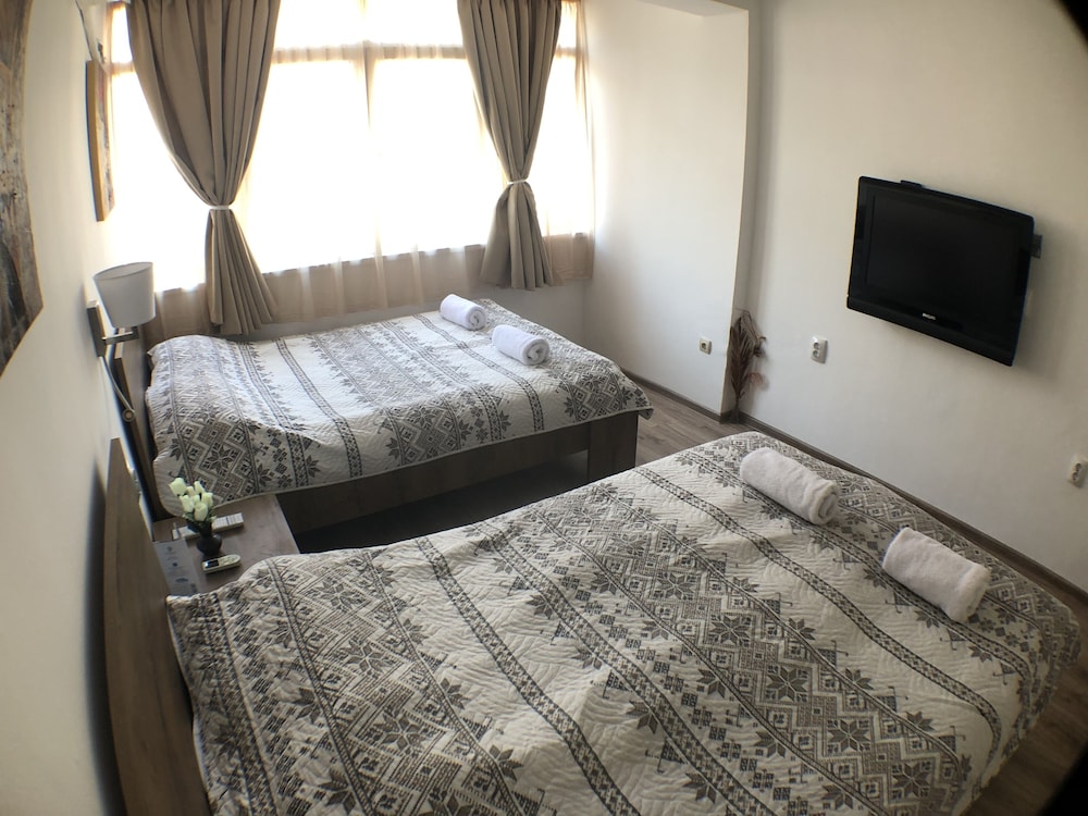 Samuil Apartments 12/46