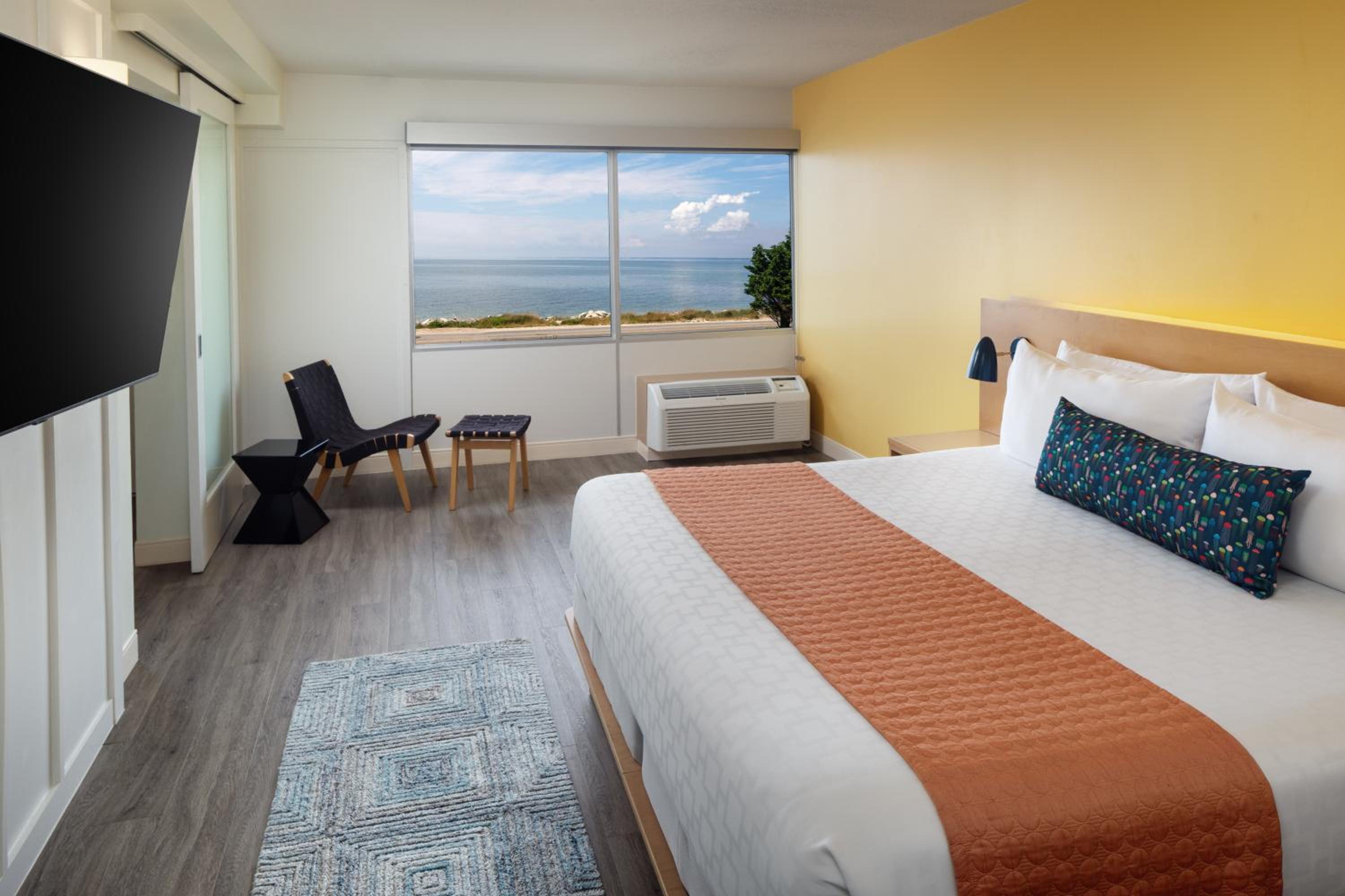 Suite, King Bed, Bay View