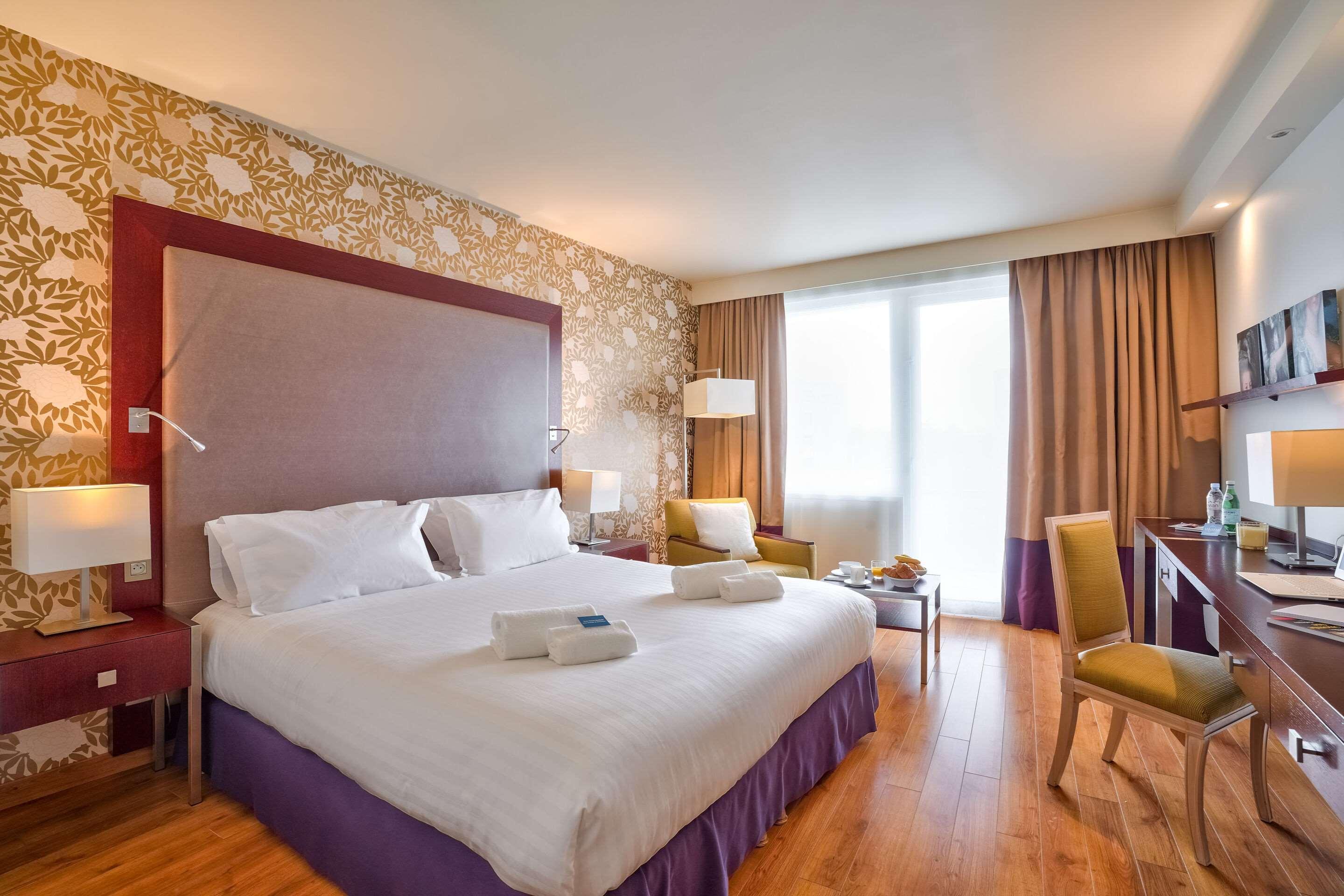 غرفة قياسية بسرير مزدوج، Clarion Paris CDG Airport 2/3