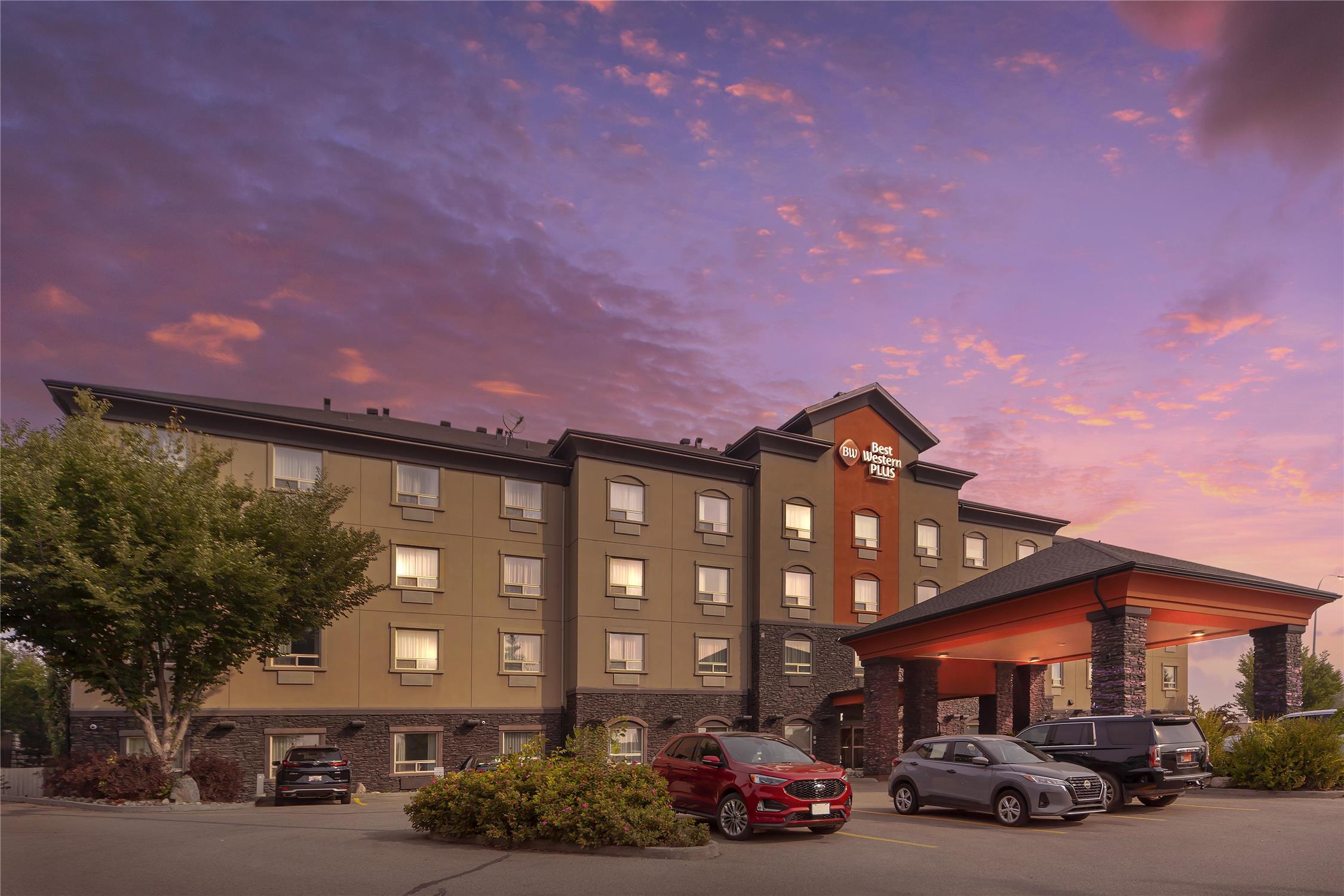 Best Western Plus The Inn At St. Albert 1/38