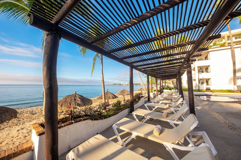 Vista Vallarta All Suites on the Beach 41/75