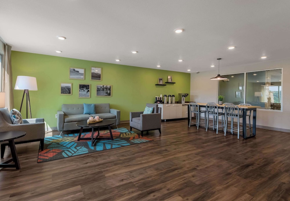 WoodSpring Suites Roanoke 20/27