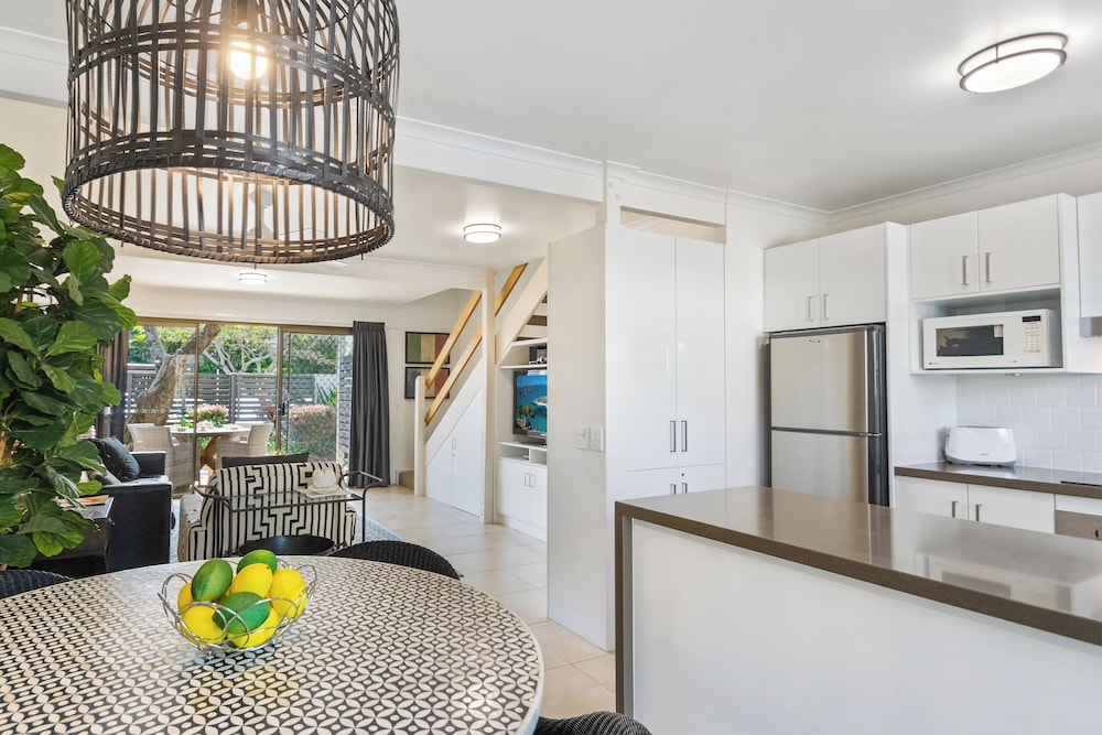 NOOSA PLACE RESORT 10/74