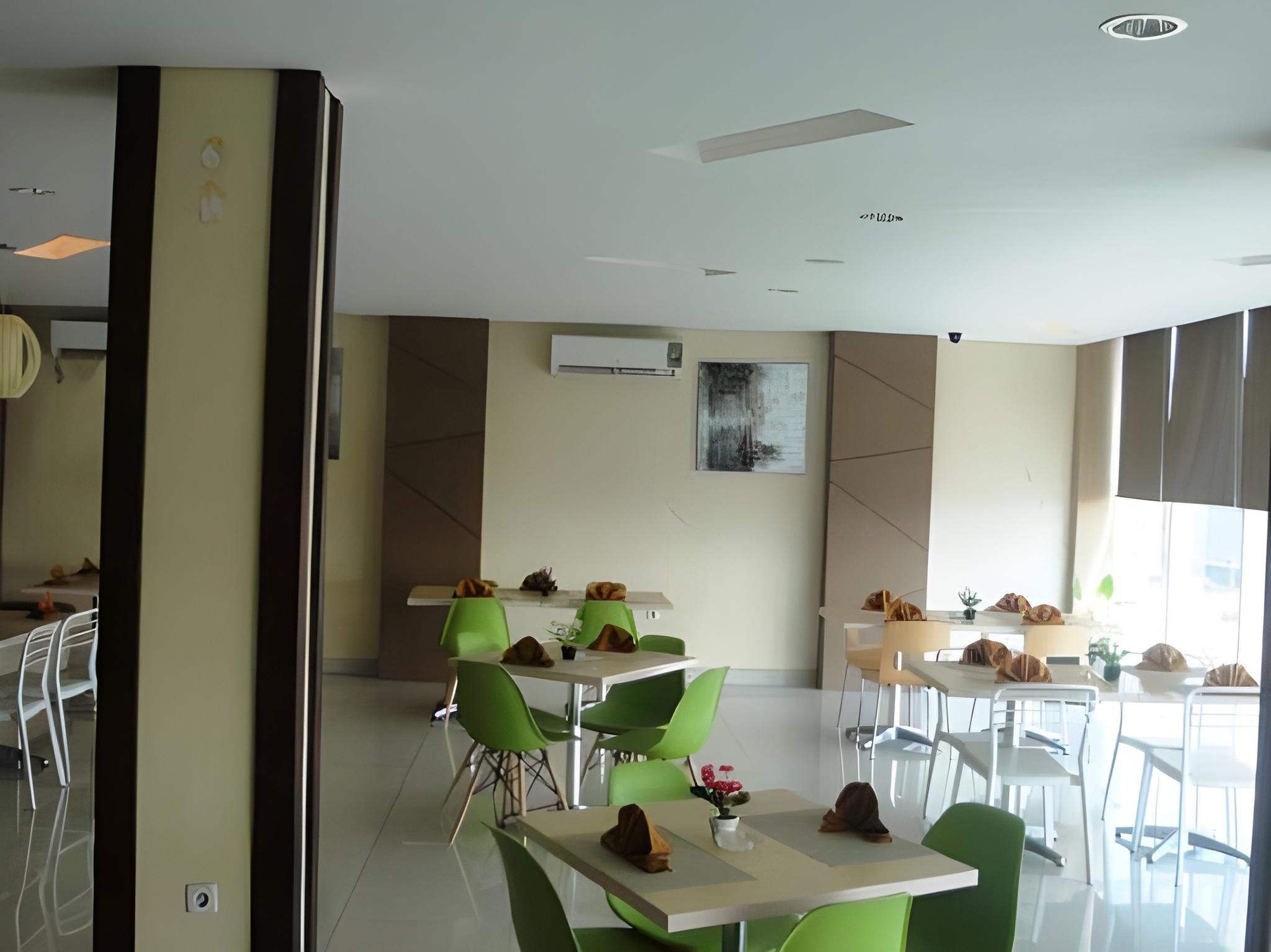 Max Hotel Panakkukang Makassar By LIFE 15/30