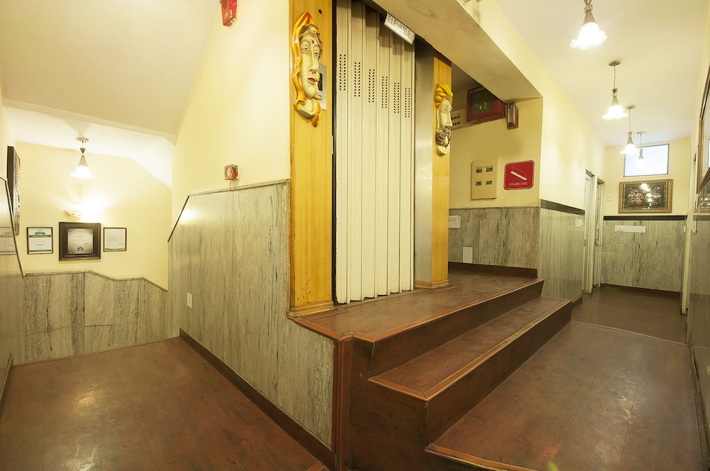 LALS HAVELI 9/47