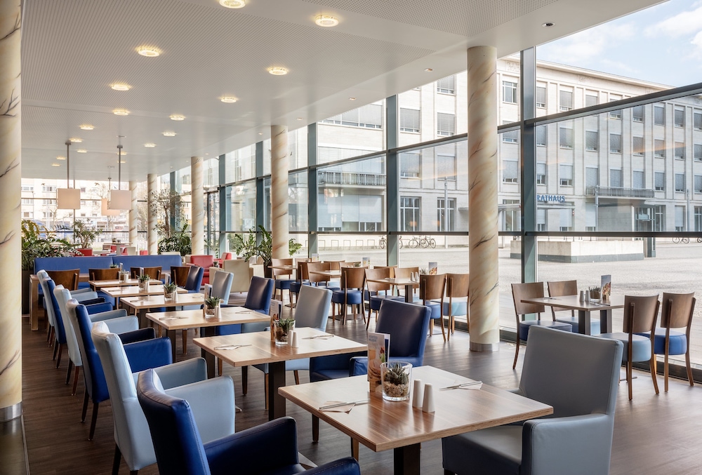 HOLIDAY INN EXPRESS SINGEN 46/72
