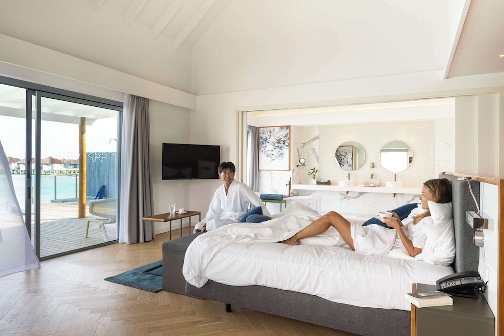 1 Bedroom, Overwater, Villa, King Bed, Private Pool, OUTRIGGER Maldives Maafushivaru Resort 2/8