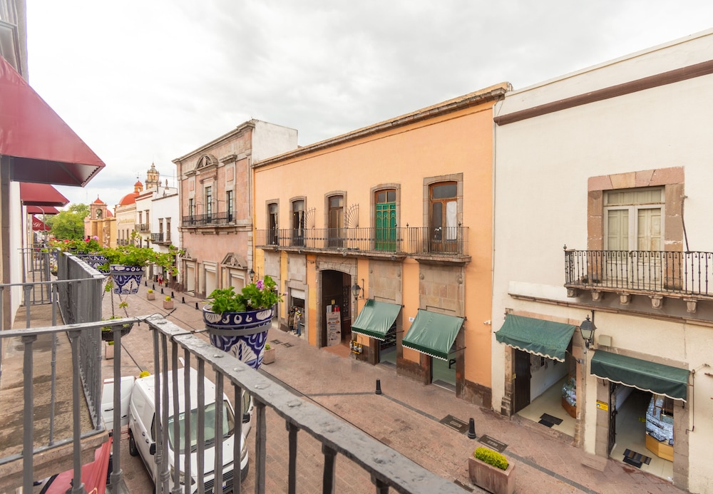Hotel Hidalgo 3/48