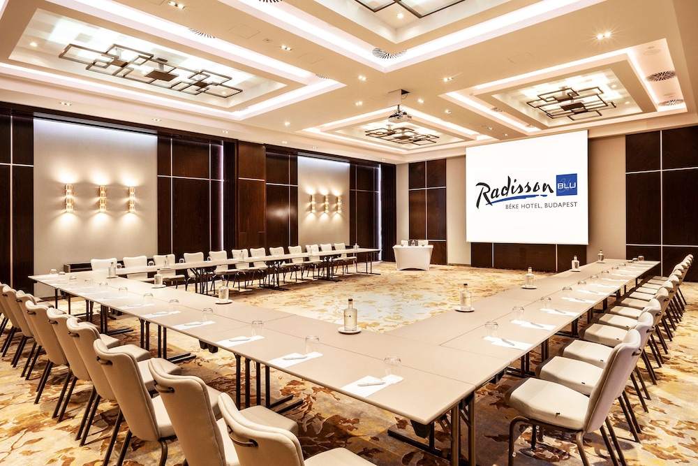 Radisson Blu Beke 67/70