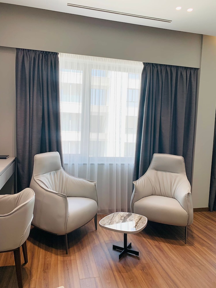 Hotel Butrinti 44/60