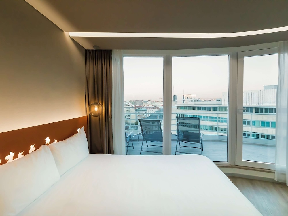 Ibis Styles Lisboa Centro Marques de Pombal 23/73