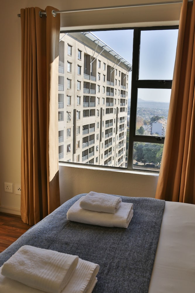 Westpoint Executive Suites - Apartments 52/70