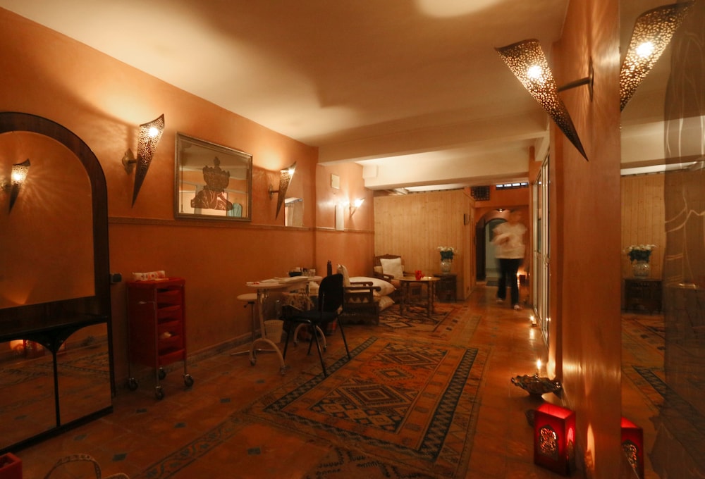 Hotel Tafoukt 64/71
