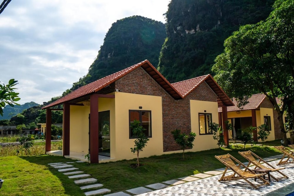 Trang An Retreat 11/70