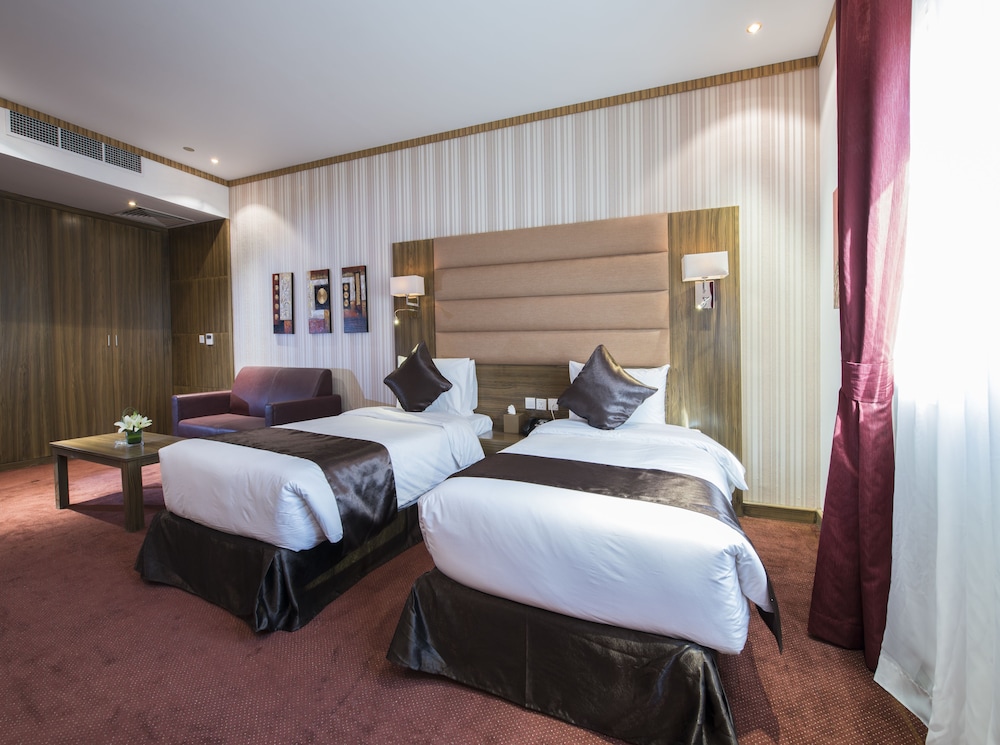 PREMIUM ROOM